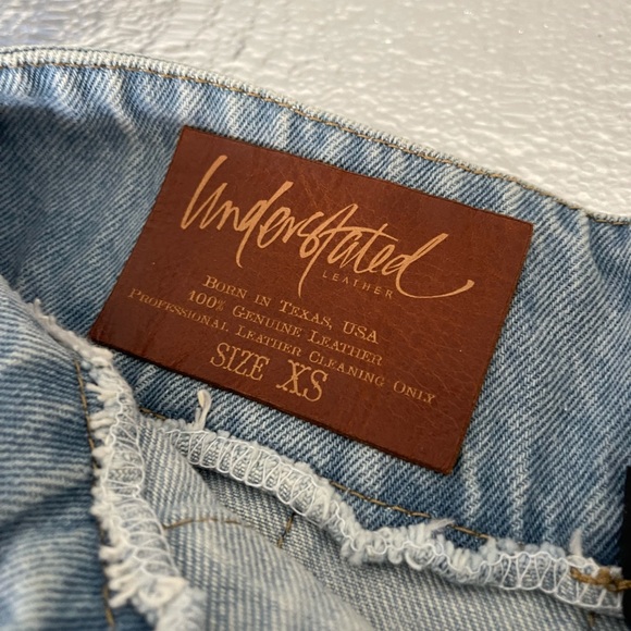 Understated mini skirt - Picture 2 of 2